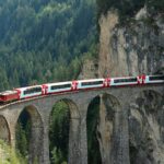 🚚🌊 Descubre los mejores transportes entre ríos para explorar paisajes impresionantes 🌎